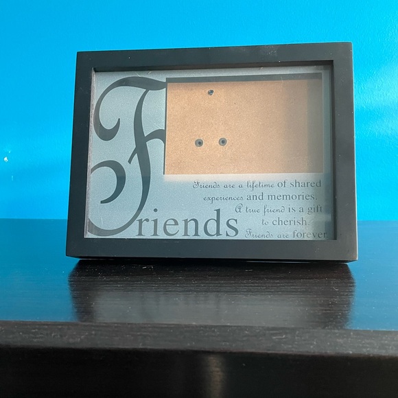 Friends Picture frame. 4x6 - Picture 1 of 4